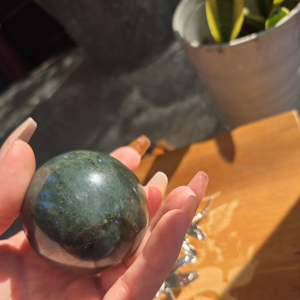 Labradorite Sphere - Picture 3 of 7